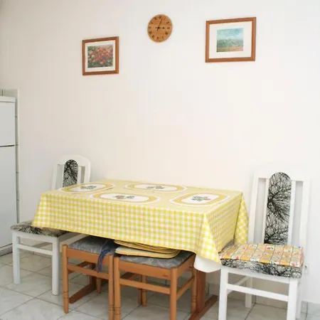 - Perna 4542c Apartament *