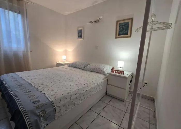 - Perna 4542c דירה *