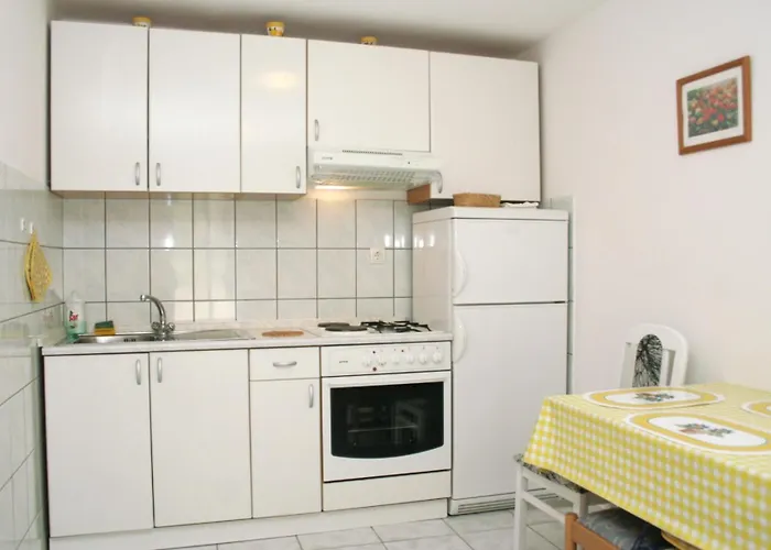 - Perna 4542c דירה